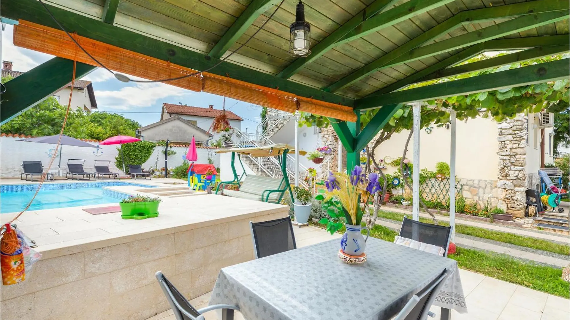 Amazing Apartment In Valbandon With Kitchen